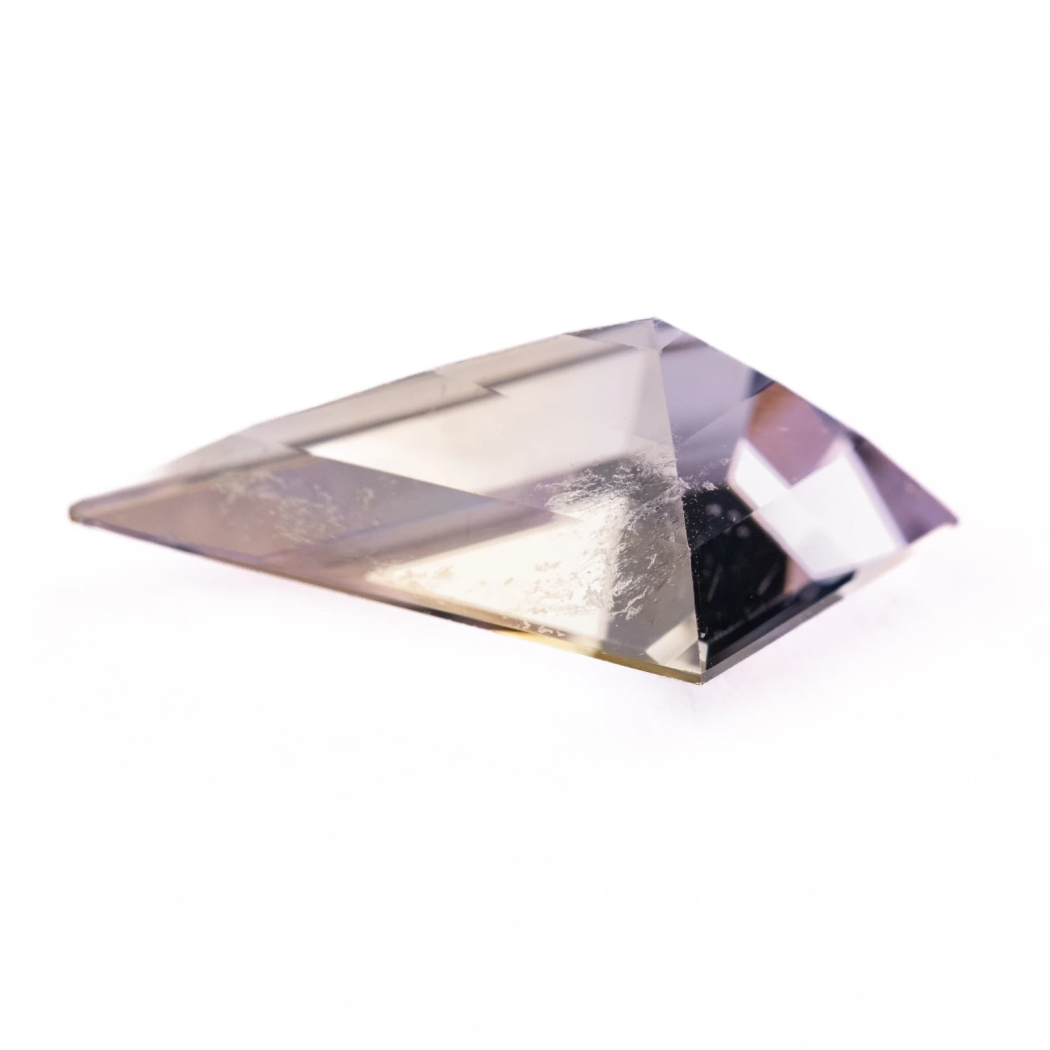 2.21 Carat Lilac Brilliant Cut Kite Tanzanite - Image 2