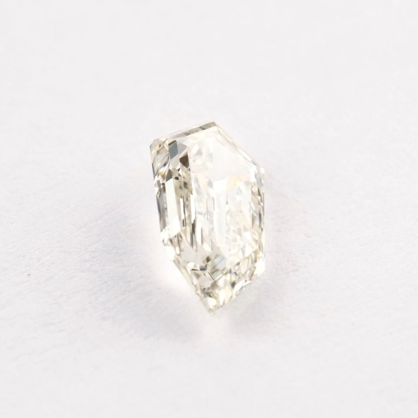 .69 Carat Clear Hexagon Step Cut Diamond - Image 5