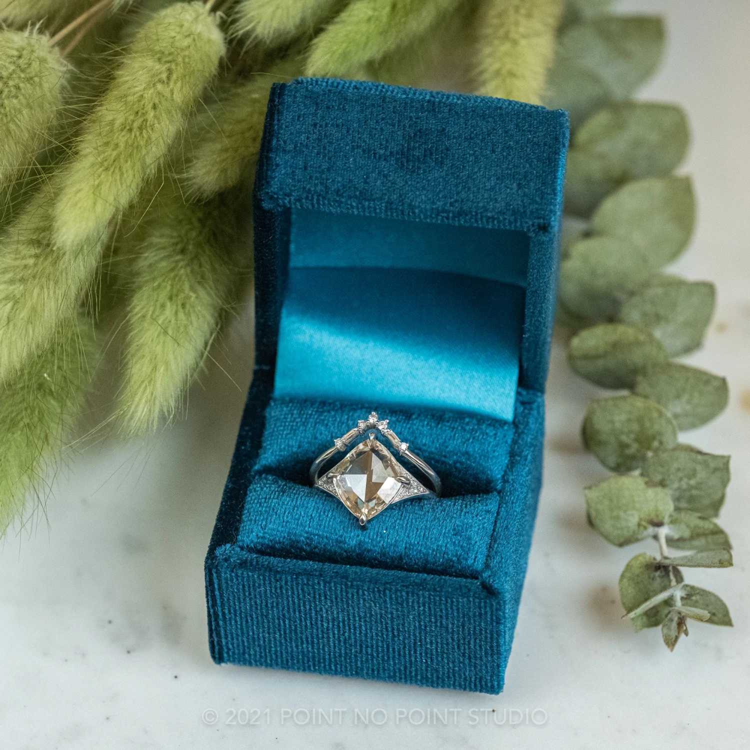 Velvet Madison Ring Boxes - Image 14