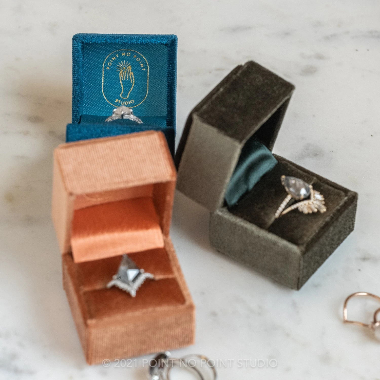 Velvet Madison Ring Boxes - Image 16