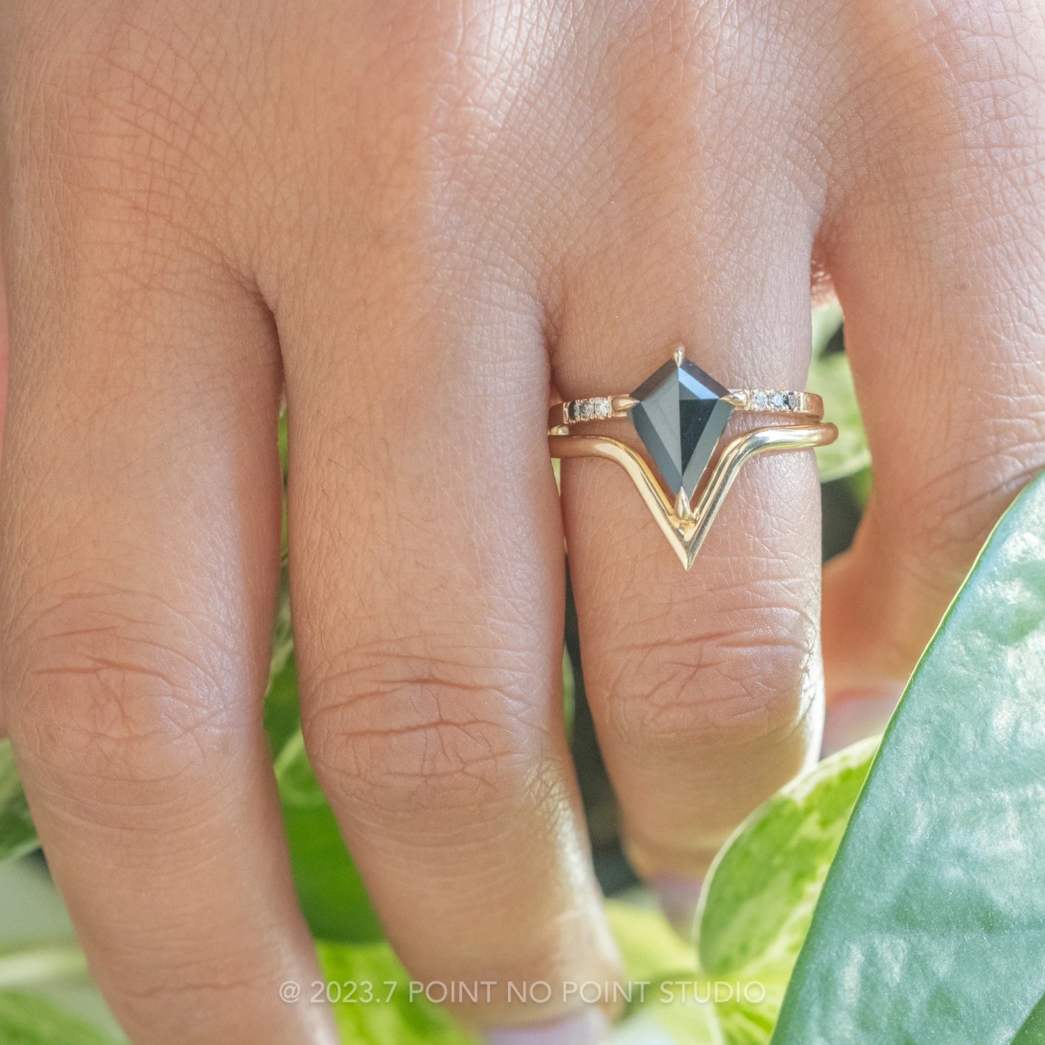 1.31 Carat Opaque Black Kite Diamond Engagement Ring, Ombre Jules Setting, 14K Yellow Gold - Image 2