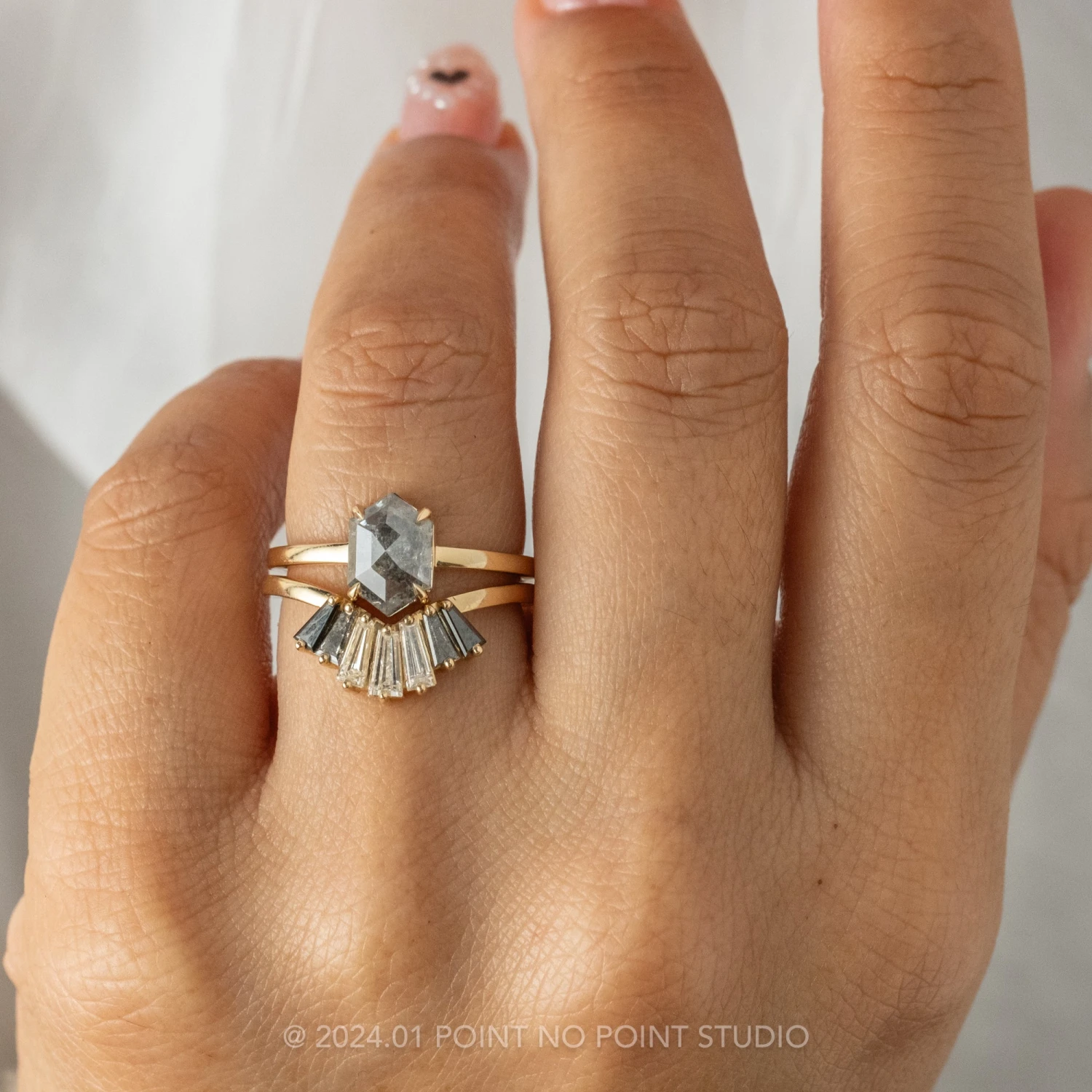 Ombre Baguette Diamond Wedding Band, Chenoa Setting, 14K Yellow Gold - Image 5