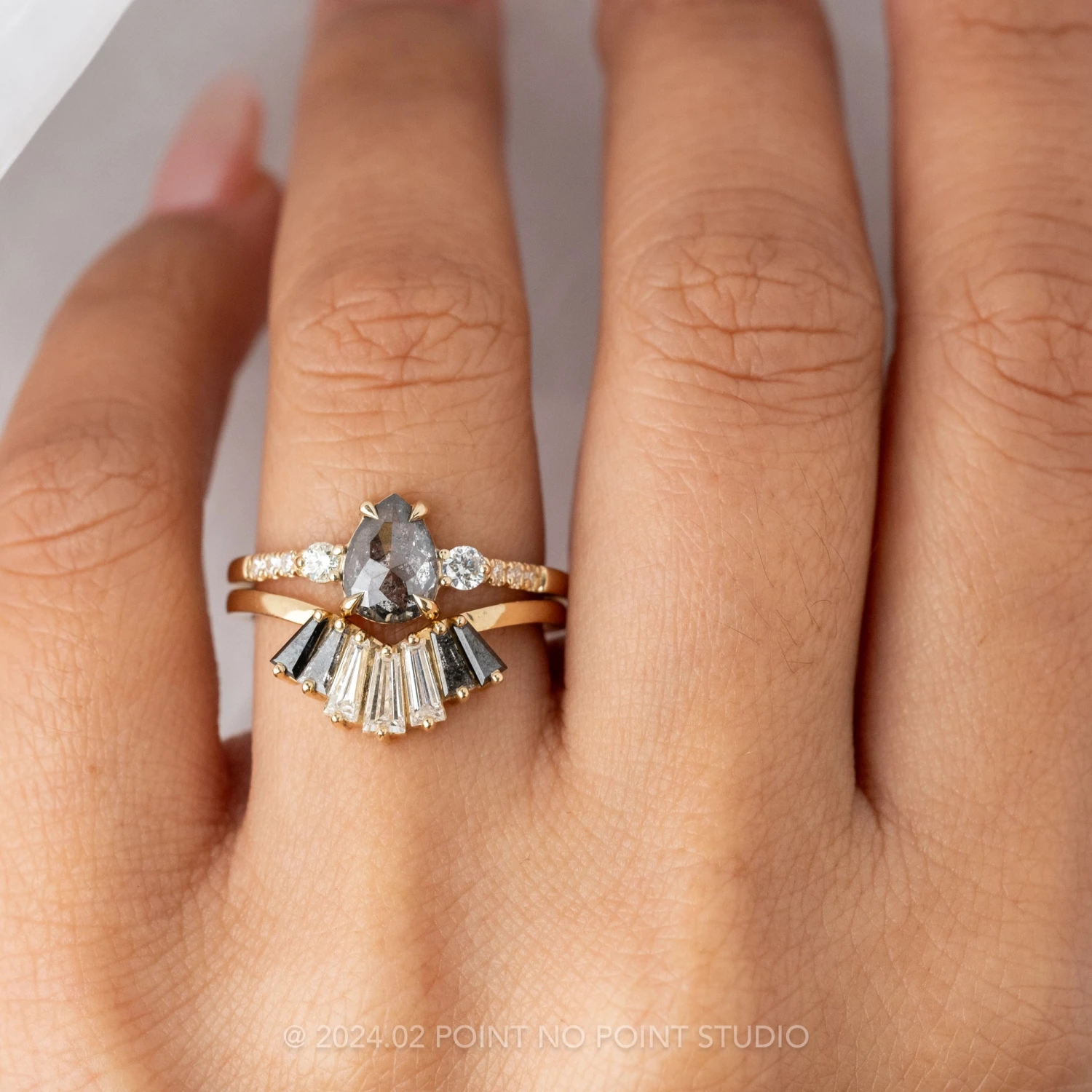 Ombre Baguette Diamond Wedding Band, Chenoa Setting, 14K Yellow Gold - Image 6