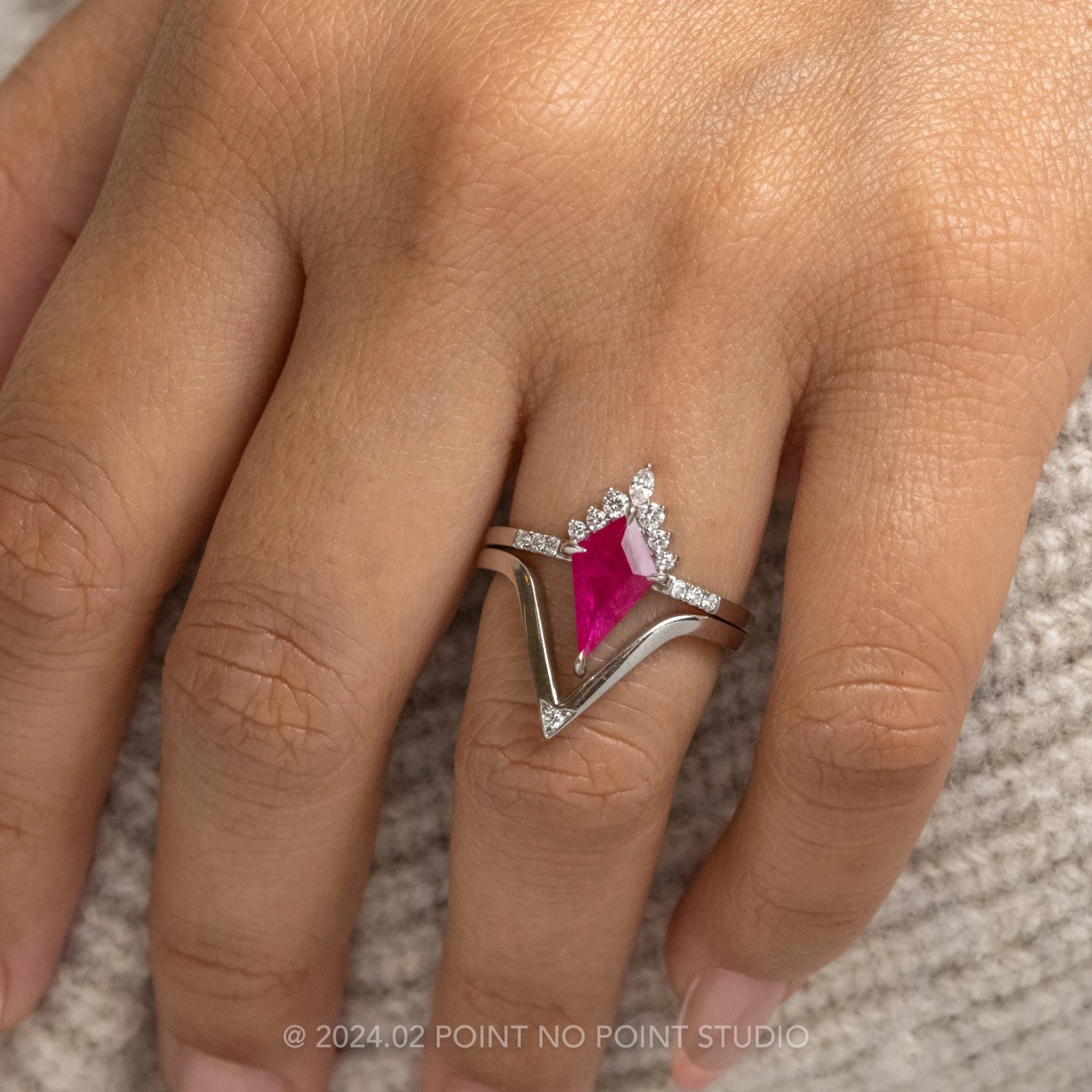 1.52 Carat Fuchsia Pink Kite Ruby And Diamond Engagement Ring, Avaline Setting, Platinum - Image 2