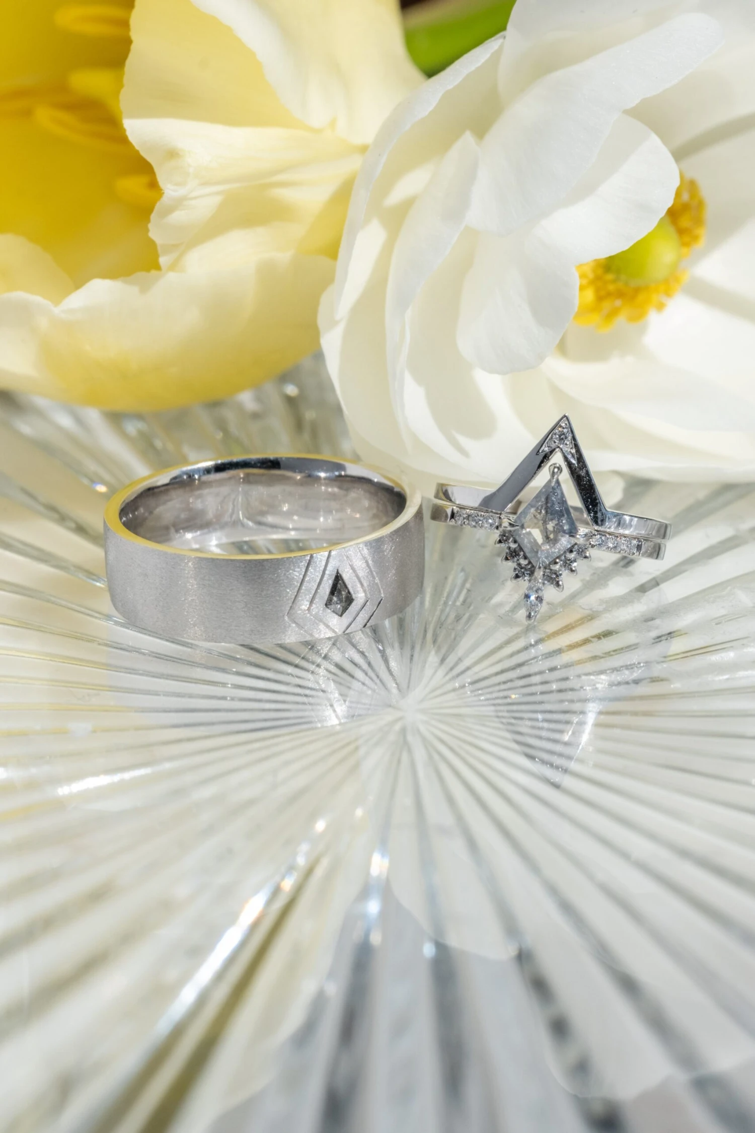 Black Speckled Kite Diamond Mens Wedding Band, Comfort Fit, Platinum - Image 3