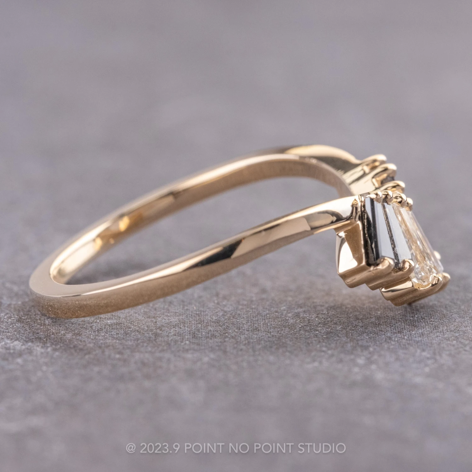 Ombre Baguette Diamond Wedding Band, Chenoa Setting, 14K Yellow Gold - Image 9